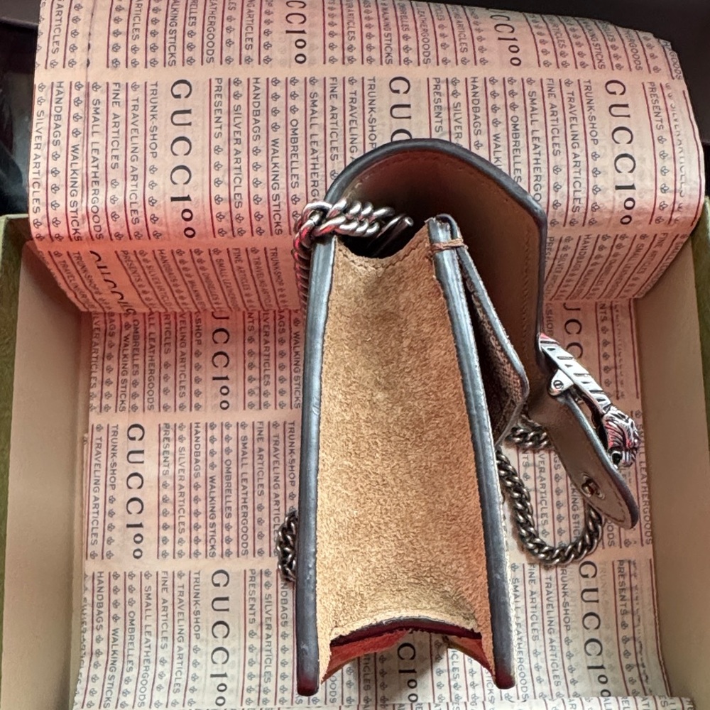 Gucci Beige and Brown Patterned Clutch with Silver Detail - Picture 7 of 8